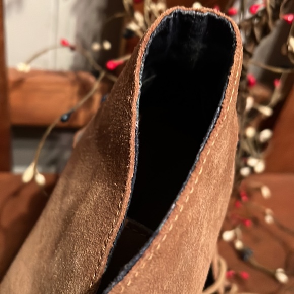 Perfect condition tan Lucky Brand Booties, suede🥰 - Picture 3 of 5